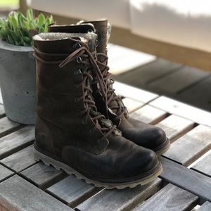 Sorel leather boots with Sherpa lining